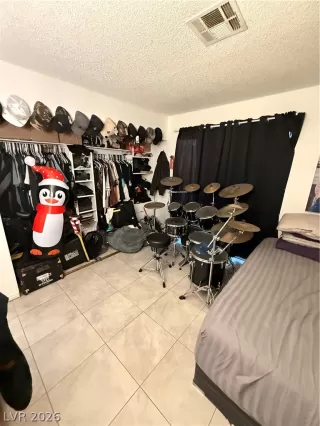 Photo #6: 2743958 Listing 