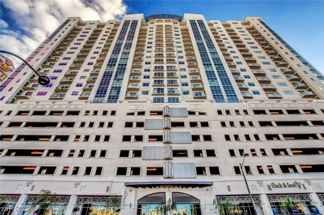 MLS: 2744018 Condo For Sale