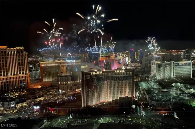 MLS: 2744028 Condo For Sale