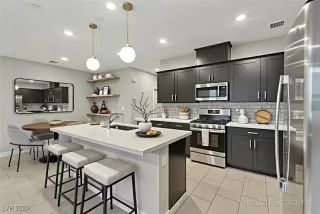 Photo #4: 2744042 Listing 