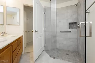 Photo #4: 2744057 Listing 