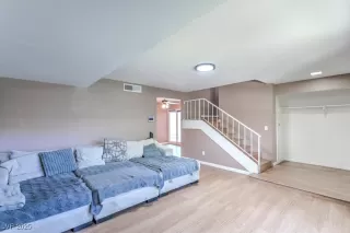 Photo #5: 2744100 Listing 