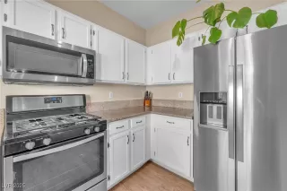 Photo #6: 2744179 Listing 