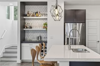 Photo #2: 2744185 Listing 