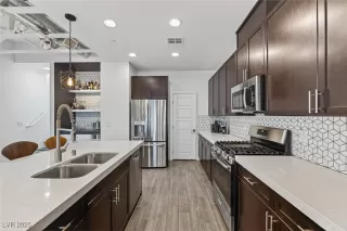 Photo #6: 2744185 Listing 