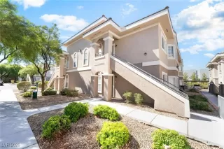 Photo #1: 2744187 Listing