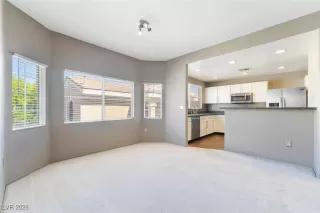 Photo #5: 2744187 Listing