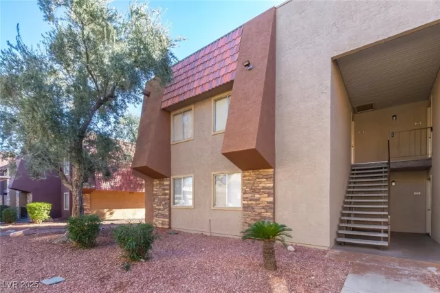 MLS: 2744234 Condo For Sale