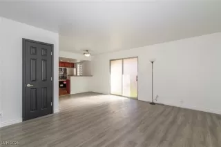 Photo #5: 2744234 Listing