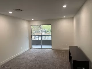 Photo #2: 2744268 Listing