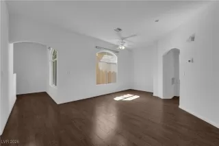 Photo #5: 2744276 Listing 