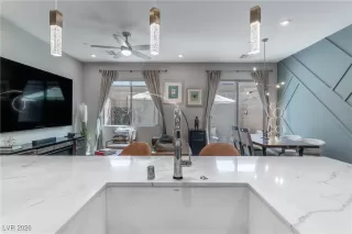 Photo #3: 2744286 Listing 