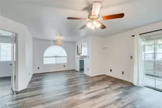 Photo #5: 2744336 Listing