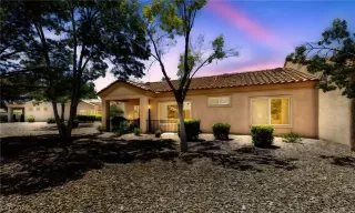 Photo #3: 2744339 Listing