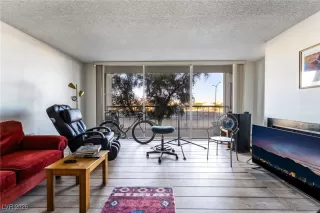 Photo #1: 2744340 Listing 