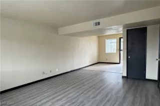 Photo #3: 2744382 Listing 