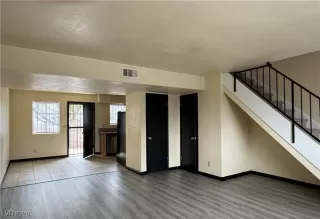 Photo #5: 2744382 Listing 