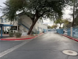 Photo #1: 2744388 Listing