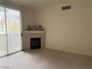 Photo #6: 2744388 Listing