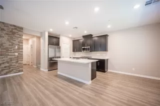 More Details about MLS # 2744396 : 600 NORTH CARRIAGE HILL DRIVE 1053