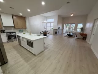 Photo #4: 2744436 Listing 