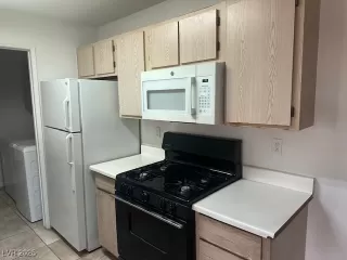 Photo #5: 2744547 Listing 