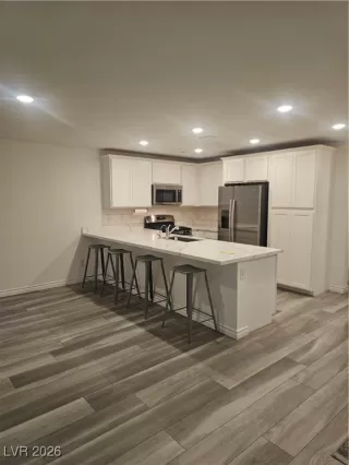 Photo #6: 2744566 Listing