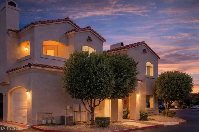 MLS: 2744597 Condo For Sale