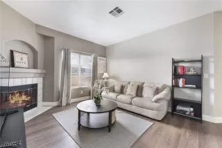 Photo #6: 2744597 Listing 