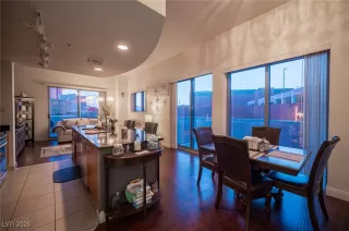 Photo #4: 2744606 Listing 