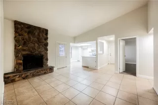 Photo #3: 2744621 Listing 