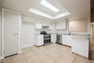 Photo #5: 2744621 Listing 