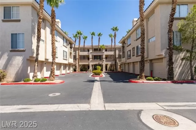 MLS: 2744629 Condo For Sale