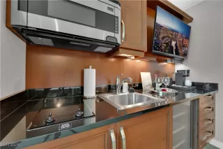 Photo #6: 2744640 Listing