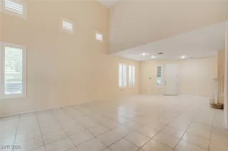 Photo #5: 2744672 Listing