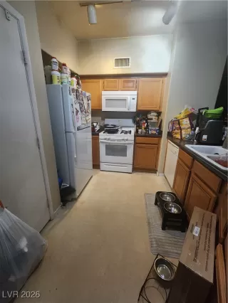 Photo #4: 2744686 Listing