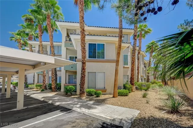 MLS: 2744694 Condo For Sale