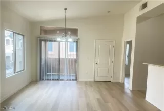 Photo #3: 2744700 Listing