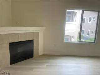 Photo #5: 2744700 Listing