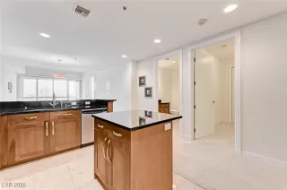 Photo #6: 2744703 Listing