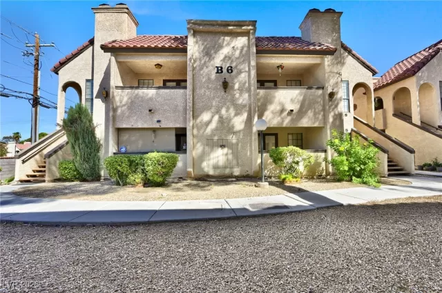 MLS: 2744736 Condo For Sale