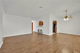 Photo #4: 2744736 Listing 