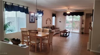 Photo #4: 2744796 Listing