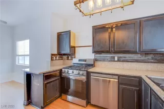 Photo #3: 2744820 Listing 