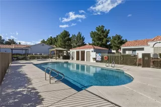 Photo #2: 2744851 Listing 