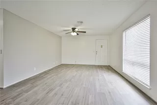 Photo #4: 2744879 Listing 