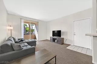 Photo #1: 2744887 Listing 