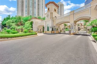 Photo #3: 2744899 Listing