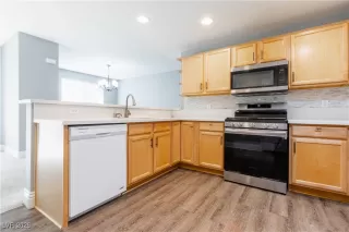 Photo #3: 2744905 Listing 