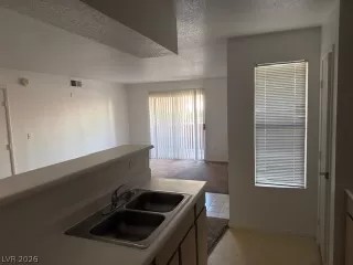 Photo #5: 2744939 Listing 